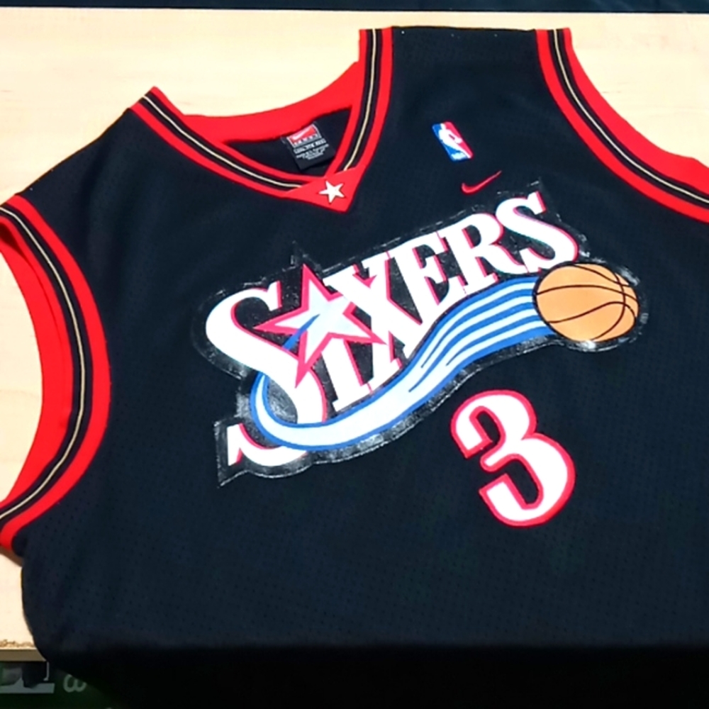 Vintage NIKE "Sixers" Allen Iverson Replica Jersey